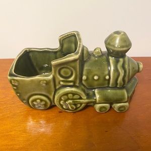 •McCoy• Vintage Green Train Planter